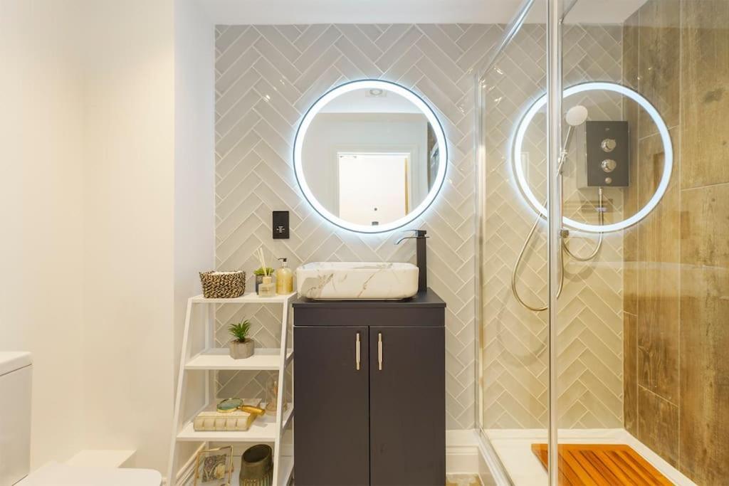 Darlington - 2 Bedroom Luxury Apartment By Mint Stays 브리스틀 외부 사진