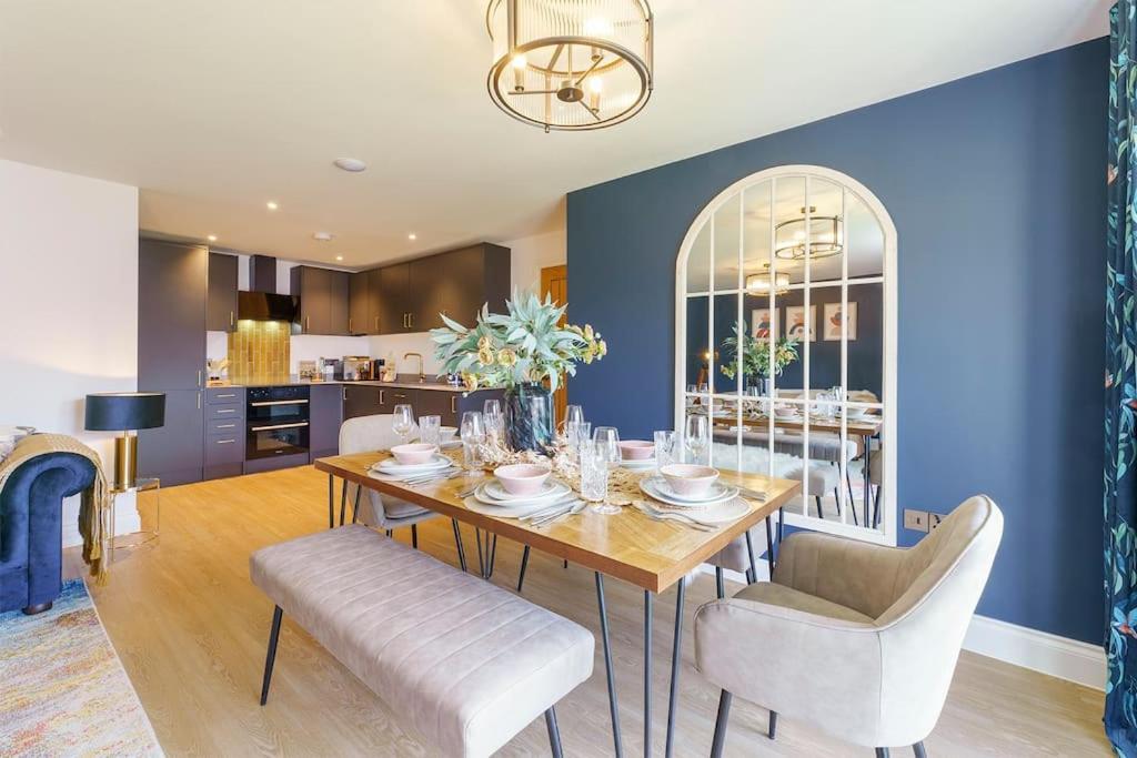 Darlington - 2 Bedroom Luxury Apartment By Mint Stays 브리스틀 외부 사진