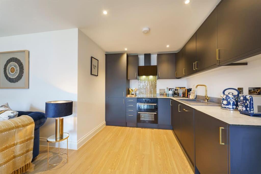 Darlington - 2 Bedroom Luxury Apartment By Mint Stays 브리스틀 외부 사진
